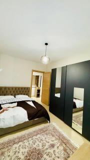 Elegant 2BR with Garden & Outdoor Space - 9