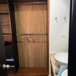 Modern 2BR 2BA Workspace Wifi Pools 24x7 Sec - 2