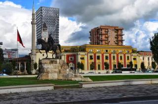 Sky Suites Tirana by Selectstay - 3