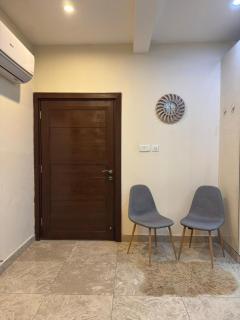 Urban Luxe - 2BHK Luxury Apartment - City Center - Gulberg - 3