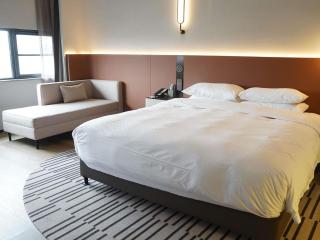 Novotel Nantong Center - 8