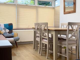 3 Bedroom Home with Parking Conservatory Fan - 7