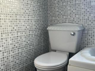 3 Bedroom Home with Parking Conservatory Fan - 1