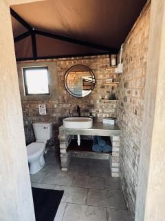 Orpheus Inn & Glamping - 2