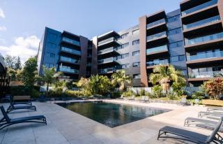 Modern Luxury Flat with Two Ensuite Bedrooms Pool - 9