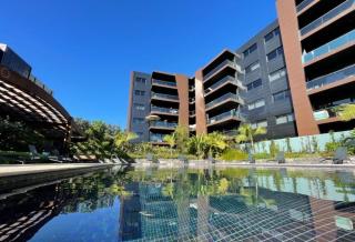 Modern Luxury Flat with Two Ensuite Bedrooms Pool - 0
