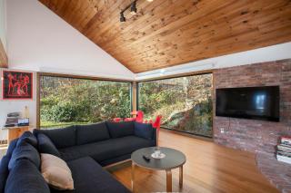 Light-Filled GB Oasis, Trails, Lake, Fireplace - 5