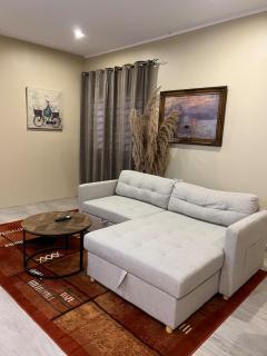 ELY Modern and Spacious 2BR Apartment - 2