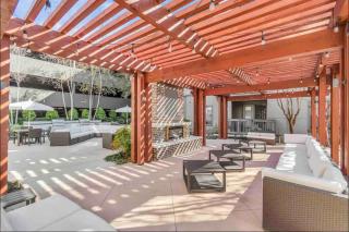 Stylish Retreat NRG Downtown Free Parking - 4