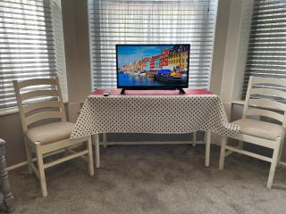Spacious two bedroom flat in Lansdowne - 9
