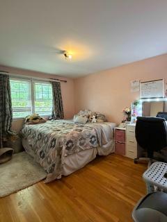 Spacious 4 BD 2 Bath in Quiet area avail July - 1