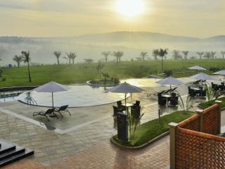 EPIC Hotel & Suites - 7