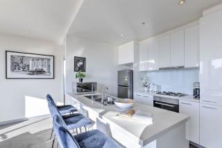 Complete Host The Bank Apartments - 4