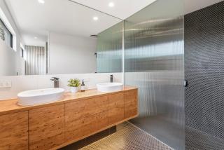 Complete Host Northcote House - 1