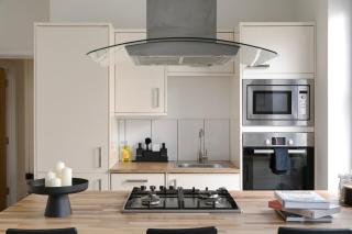 Modern 2-Bed Near Clapham Battersea Park & River - 5