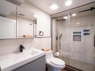 CityLine Group Stay | Near NYC | Private Parking - 6