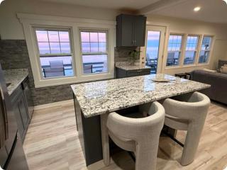 Bailiwick on the Beach - Oceanfront Cottage - 8