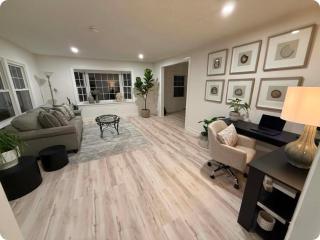 Bailiwick on the Beach - Oceanfront Cottage - 4