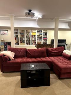 Country escape on 3 acres with big backyard, wet sauna, projector - 8