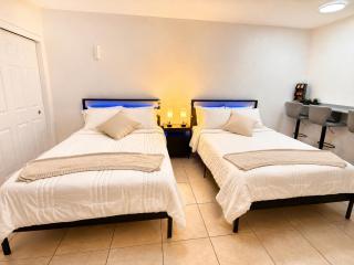 Modern Cozy Miami Stay Near Airport - 8