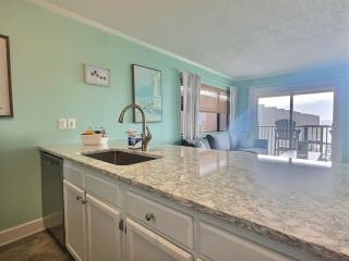 Beautiful Two Bedroom, Two Bath Condo at Sailport - 4