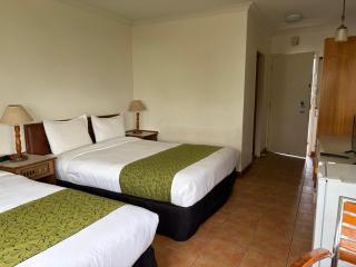 The Reef Motel - 2
