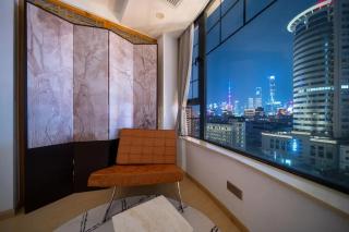 Charming Lodge with Lujiazui Night View Steps to The Bund & Metro Lines 10 & 12-Cloudy Joy Home - 3