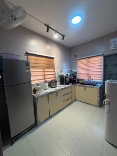 Nesta Puteri Homestay - 8