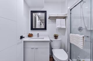 Easy to YVR & DT l FIFA Stay l Cozy Van West Suite - 4