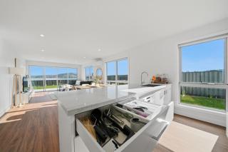 The Spoonbill Retreat Family Escape with Water Views in Sorell - 8