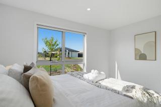 The Spoonbill Retreat Family Escape with Water Views in Sorell - 1