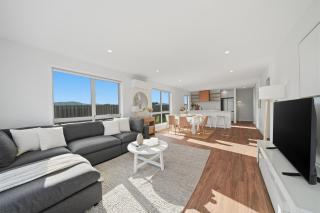 The Spoonbill Retreat Family Escape with Water Views in Sorell - 8