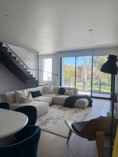 Luxury 3BR w Rooftop Spacious & Modern Sleeps 8 - 3