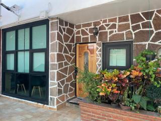Cozy Apartment near Eugenia Metro Station - Mochaj - 3