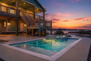 Hot Tub Waterfront Kayaks Amazing Views for Family - 0