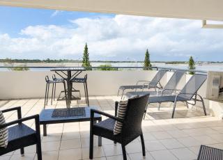 Spacious 3BR Retreat with Pool Spa in Great Location - 0