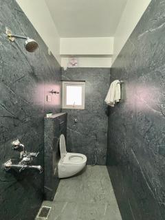 Spacious 2bhk flat with all the amenities & safety - 8