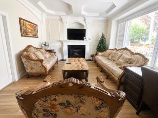 Tranquil Oakridge Ensuite Stay - near Skytrain - 9