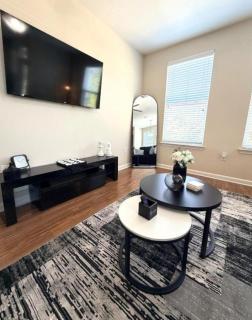 Modern Comfort, 3-Bed Apartment with Balcony - 5