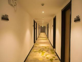 GreenTree Inn Express Hainan Haikou Haixiu Zhong Road - 7