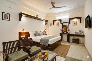 Hotel Royal Prithvi Palace Near GZB Railway Station - 2