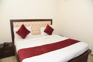 Hotel Grand In Near 2 Min From Vaishali Metro Station - 3