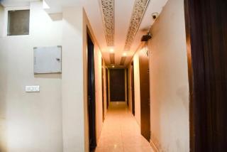 Hotel Grand In Near 2 Min From Vaishali Metro Station - 2