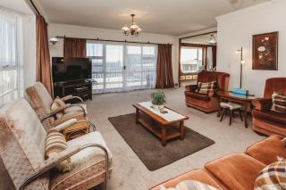 Beach House On Hamblyn - 5