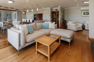 Clifftops - oceanfront retreat in Oakura Beach - 3
