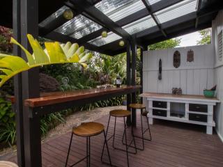 Bungalow Eight - 1930s charm near Pukekura Park - 9
