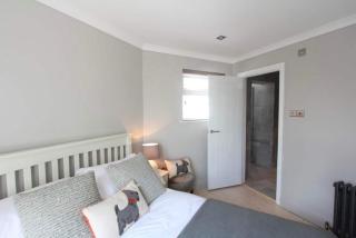 Charming 3-Bedroom apartment in Padstow - 2