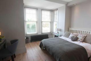 Charming 3-Bedroom apartment in Padstow - 1