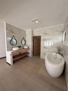 Charming House with Mountain View - Trou d'Eau Douce - 7
