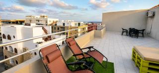 Stylish Penthouse Near Beach with Large Terrace - 0